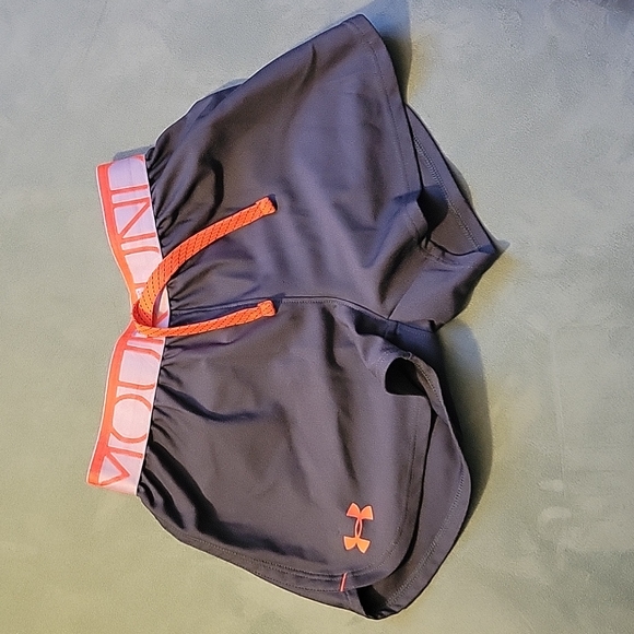 EUC Under Armour Loose Youth Heatgear Shorts - Picture 1 of 3